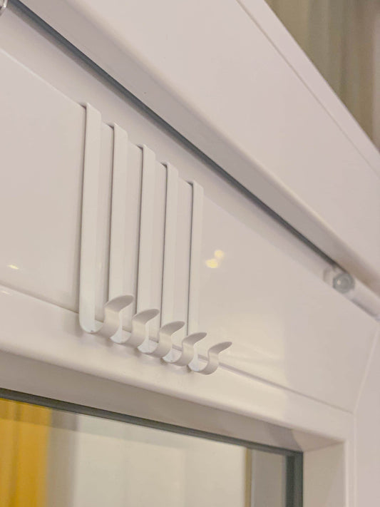 Fensterhaken Regenbogen – 6 Farben Set Bunte Helfer für Fenster, Bad und Kinderzimmer. Einfach einhängen und dekorieren.