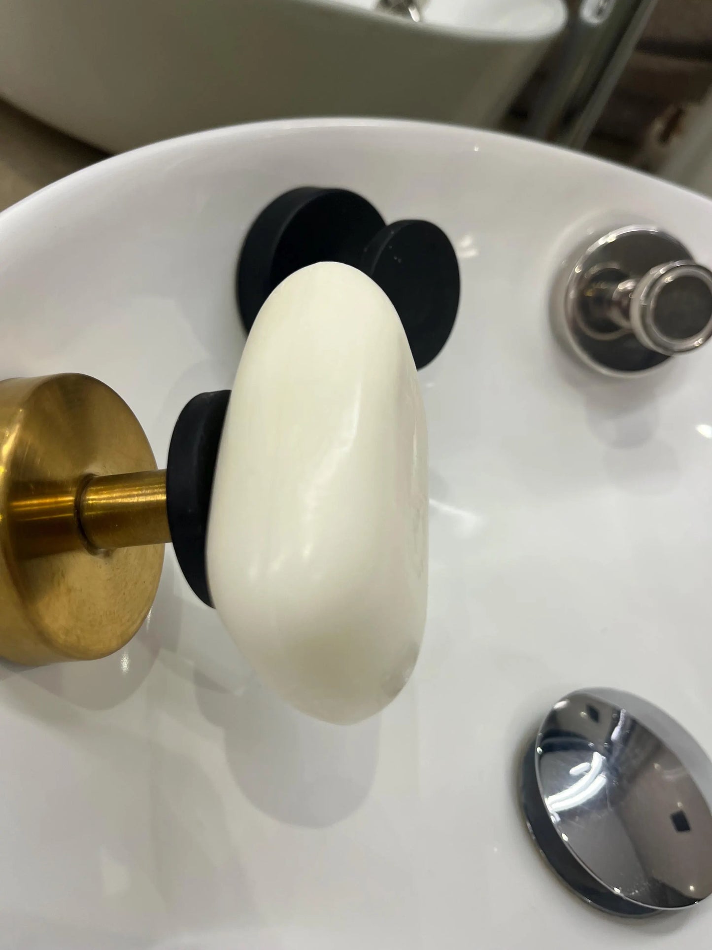 Magnetischer Seifenhalter Schwarz Gold oder Silber– Seifenschale ohne Bohren – Minimalistisches Bad Zubehör – Nachhaltig & Rostfrei